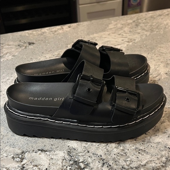 Madden Girl Shoes - 🦋 NEW Madden Girl Black Buckle Dizzy Platform Sandals